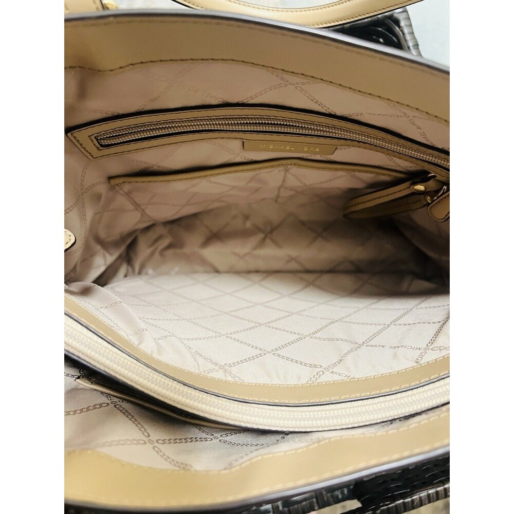 Michael Kors Voyager EW Tote Luxury Signature MK Vanilla Gold Shoulder Bag NWOT - Picture 7 of 11